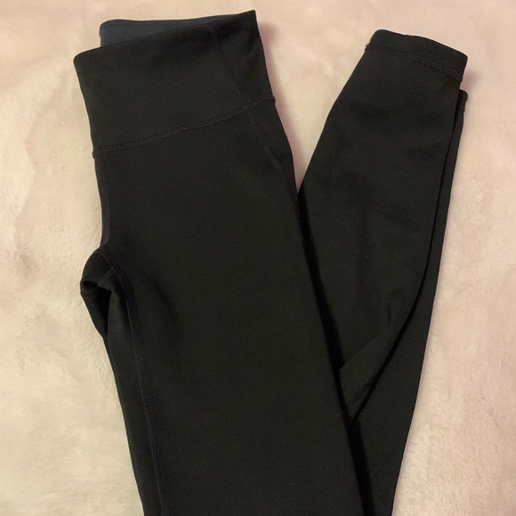 GapFit Black Athletic Leggings - Picture 1 of 2